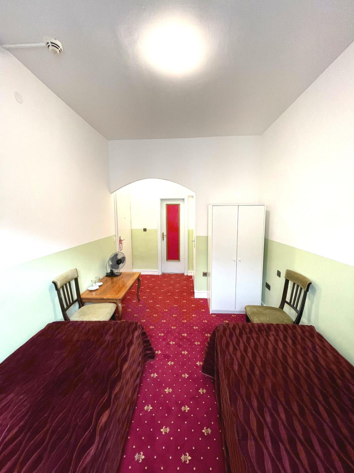 Hotel Viktoria Viena Quarto foto